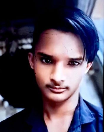 ফরিদপুরে অটোরিকশা চালক নিখোঁজ, সন্ধানে দ্বারে দ্বারে ঘুরছে পরিবার
